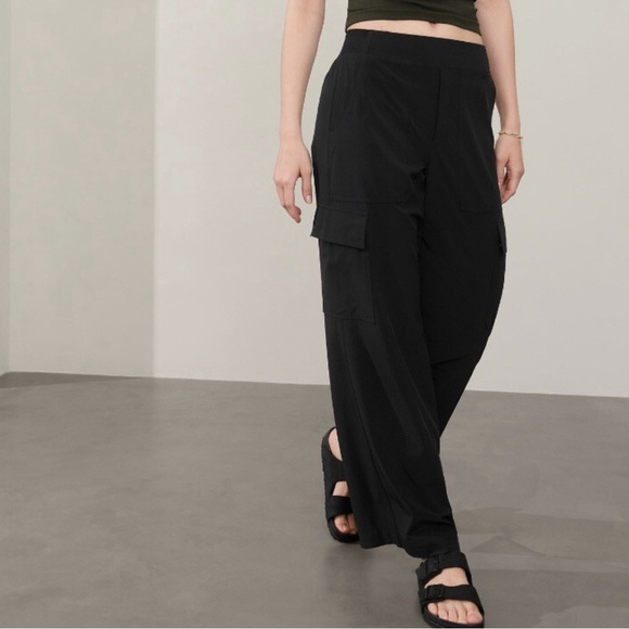 Athleta Pants - Athleta Brooklyn Heights High Rise Cargo Pant Black Casual Athleisure Women’s 2